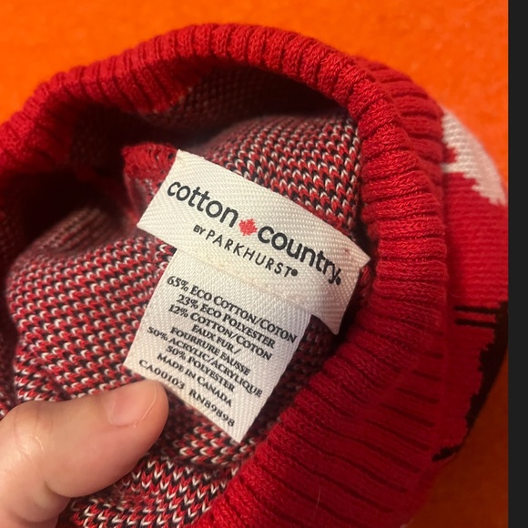 Parkhurst red with white and black sheep jacquard pompom tuque hat NWT - Picture 5 of 6